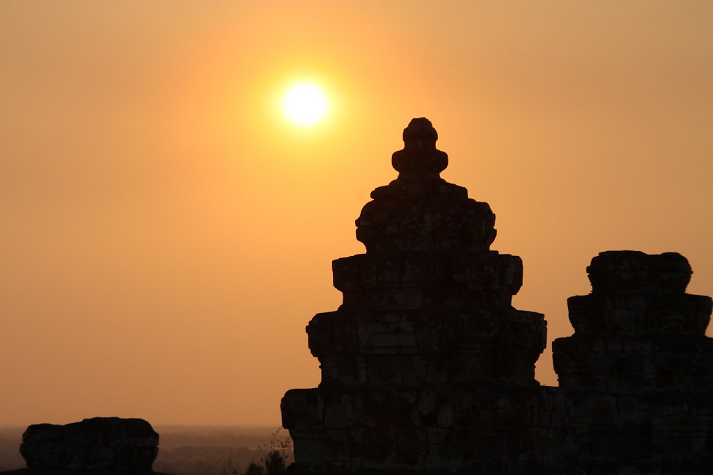 Sundown Angkor