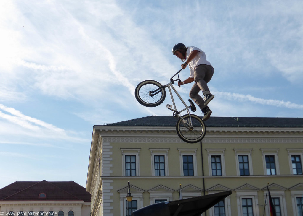 roof jumping