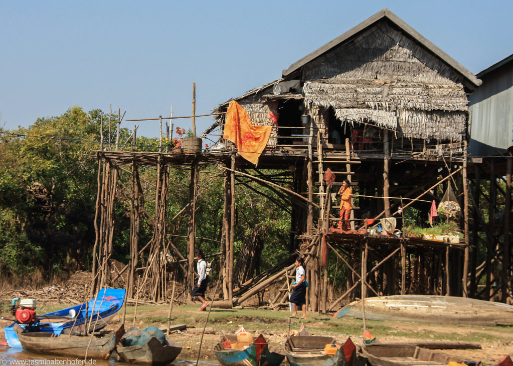 stilted living