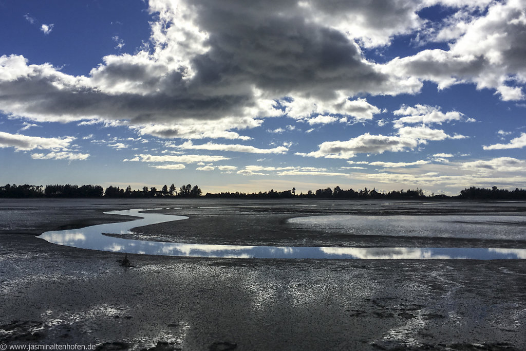 clouds and tide-ways