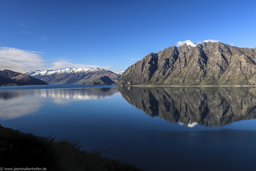 mirroring mountains